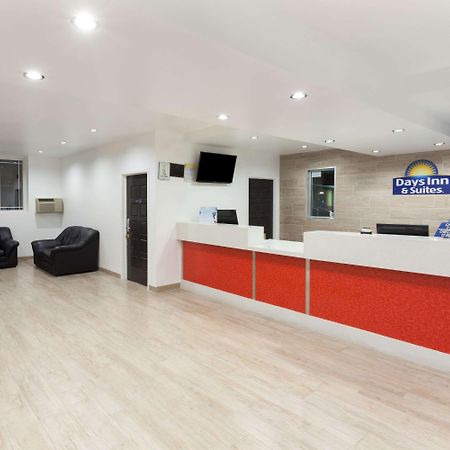 Days Inn By Wyndham Mission Valley-Sdsu San Diego Exterior photo