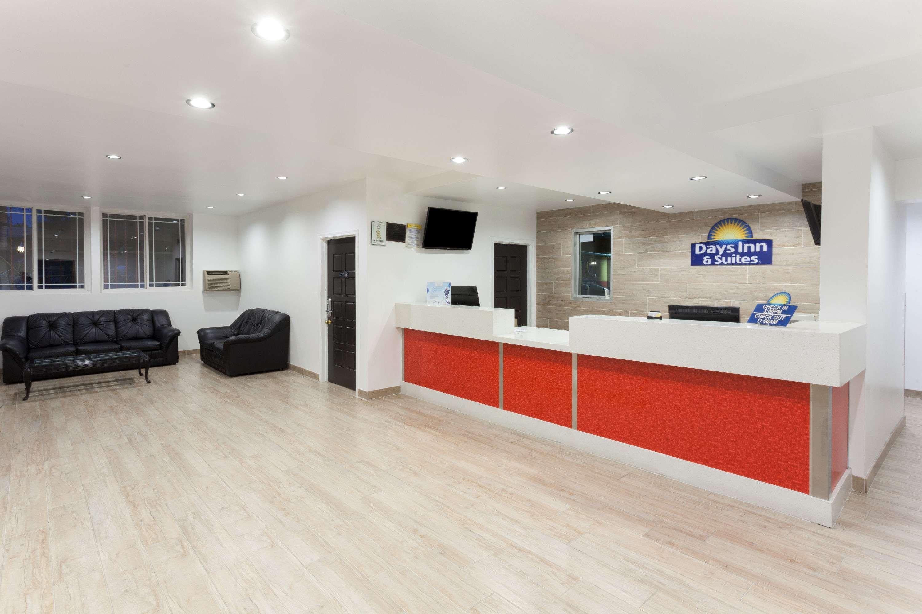 Days Inn By Wyndham Mission Valley-Sdsu San Diego Exterior photo